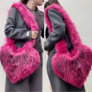 Oversized Heart Fur Crossbody Purse